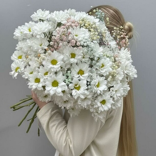 Авторский букет "летняя полянка", артикул F1490715 - 7070 рублей, доставка по городу. Flawery - доставка цветов