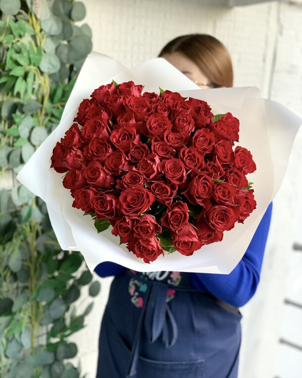 Красные розы, артикул F1267384 - 11567 рублей, доставка по городу. Flawery - доставка цветов