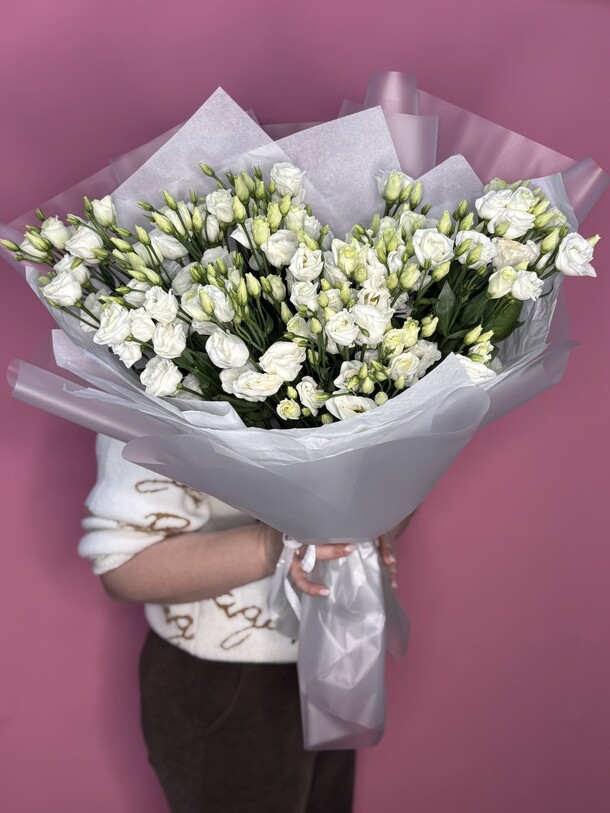 Белые эустомы 15 шт, артикул F1383027 - 10709 рублей, доставка по городу. Flawery - доставка цветов