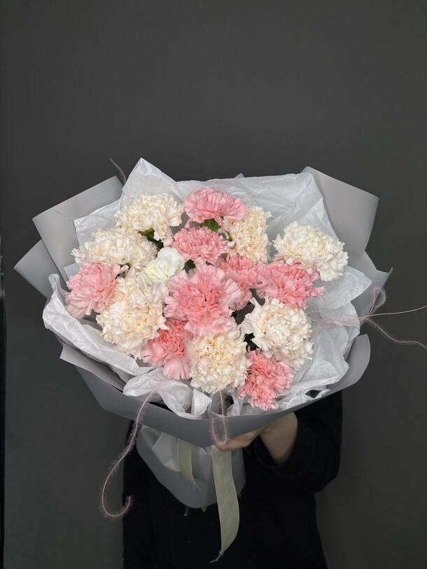 17 стойких диантусов микс цвета, артикул F1400682 - 4963 рублей, доставка по городу. Flawery - доставка цветов