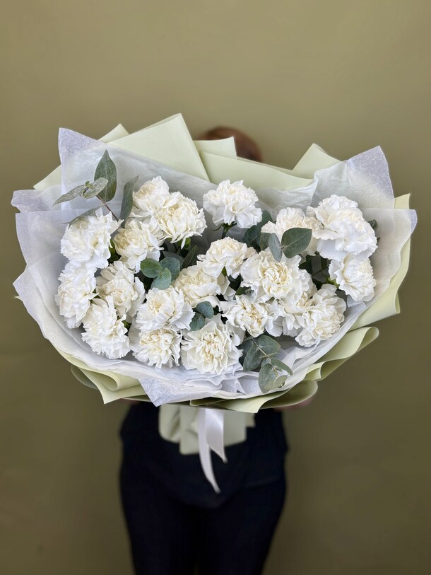 Букет из 21 белого диантуса, артикул F1418403 - 7519 рублей, доставка по городу. Flawery - доставка цветов