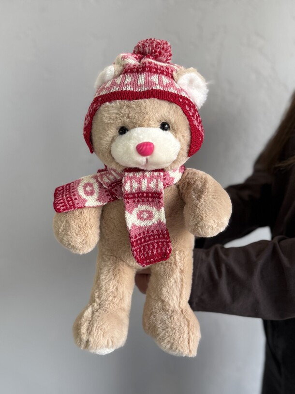 Медвежонок в шарфике и шапочке, артикул F1486419 - 1800 рублей, доставка по городу. Flawery - доставка цветов