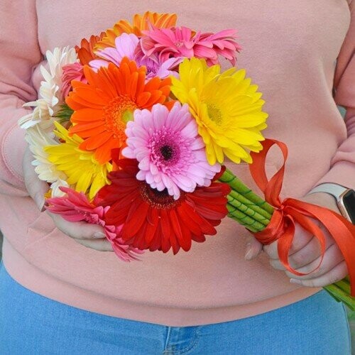 Букет герберы 15, артикул F1138986 - 6430 рублей, доставка по городу. Flawery - доставка цветов