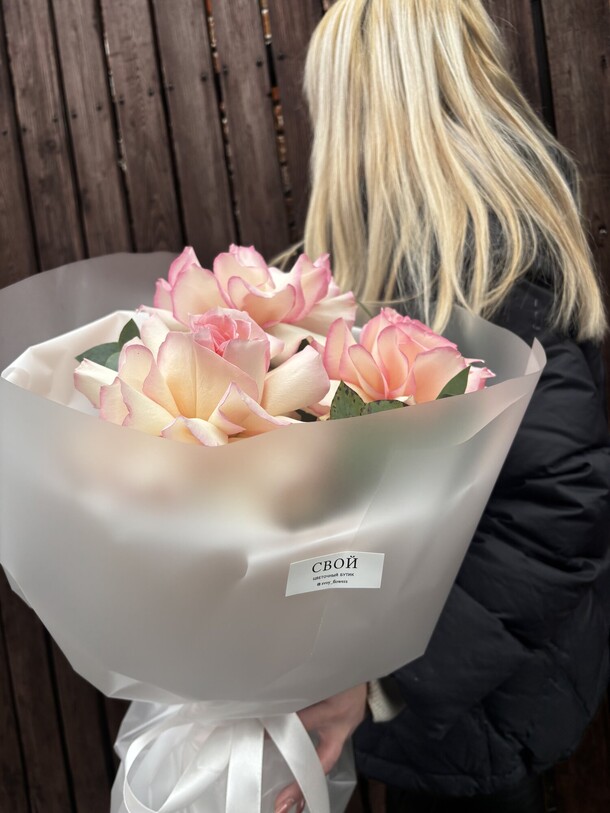 Букет французская  роза, артикул F1500548 - 2727 рублей, доставка по городу. Flawery - доставка цветов