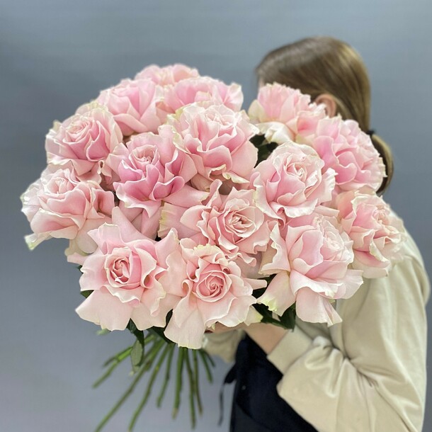 Букет из 15 французских роз, артикул F1180213 - 10500 рублей, доставка по городу. Flawery - доставка цветов