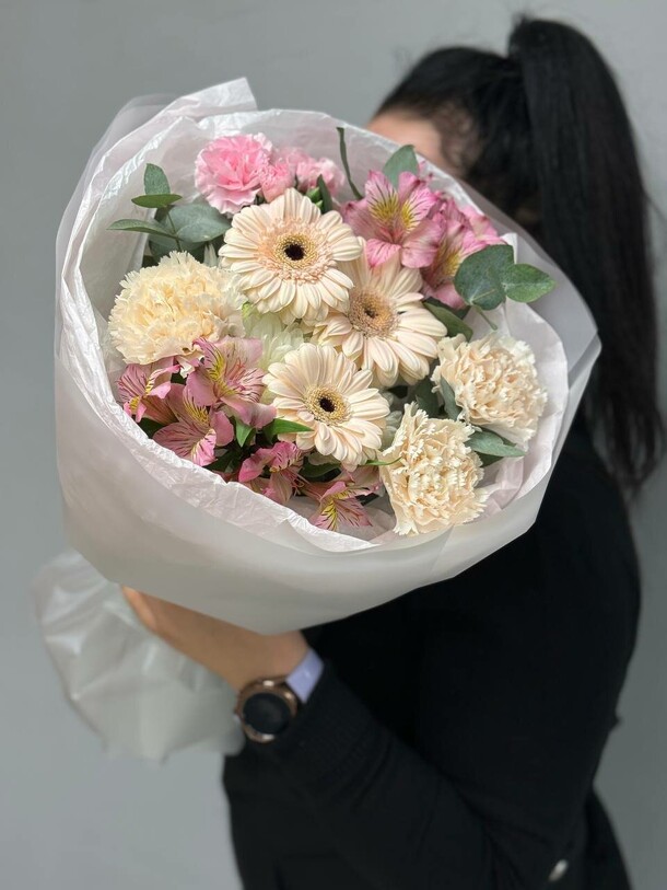 Букет дафна, артикул F1339924 - 4650 рублей, доставка по городу. Flawery - доставка цветов