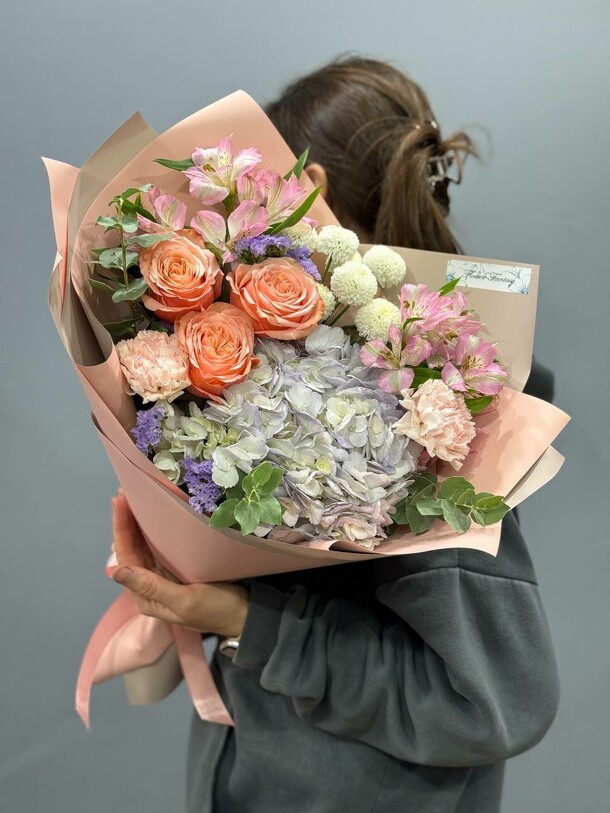 Букет яркий день, артикул F1340286 - 6250 рублей, доставка по городу. Flawery - доставка цветов