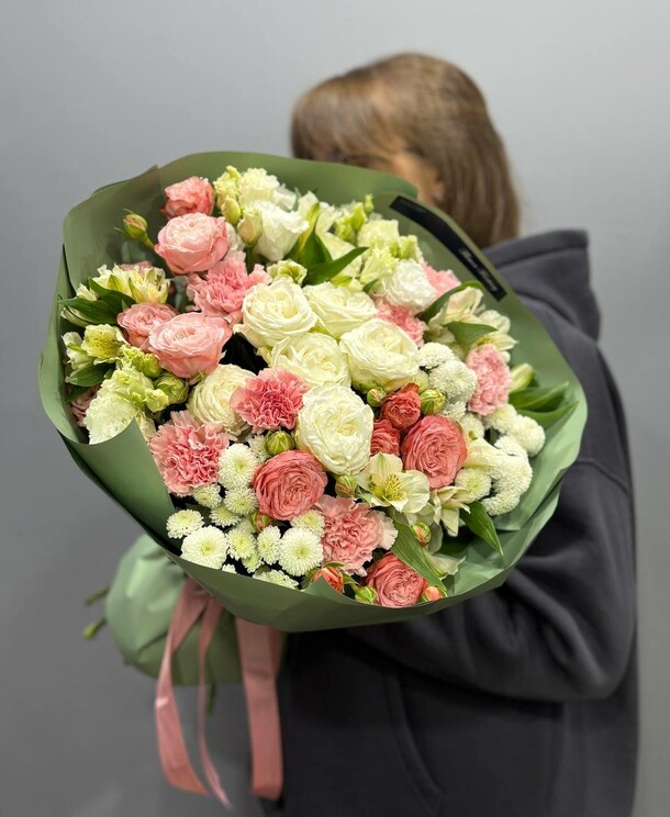 Букет клубника со сливками, артикул F1376229 - 16041 рублей, доставка по городу. Flawery - доставка цветов