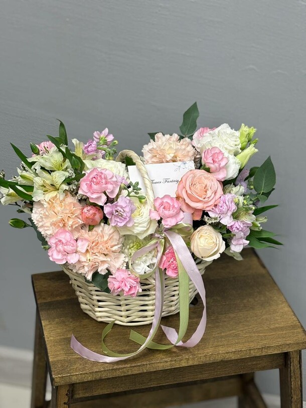 Корзина нежность, артикул F1376275 - 9648 рублей, доставка по городу. Flawery - доставка цветов