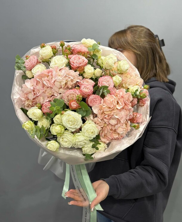 Букет лавстори, артикул F1377036 - 16488 рублей, доставка по городу. Flawery - доставка цветов