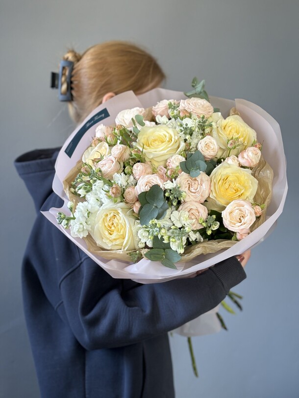 Букет белль, артикул F1398310 - 11880 рублей, доставка по городу. Flawery - доставка цветов