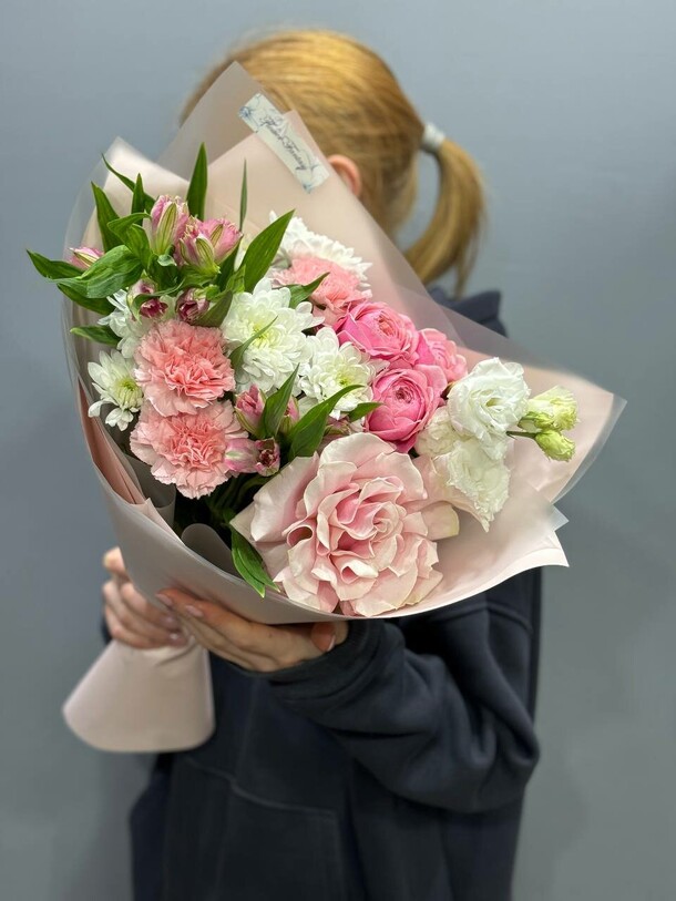 Букет виола, артикул F1410337 - 5100 рублей, доставка по городу. Flawery - доставка цветов