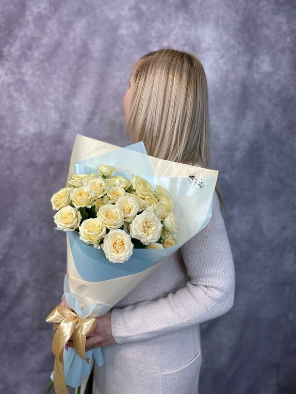 Букет из розы пион.Кустовой, артикул F1205643 - 5808 рублей, доставка по городу. Flawery - доставка цветов