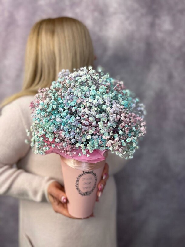 Композиция из 7 веточек радужной гипсофилы, артикул F1339495 - 9386 рублей, доставка по городу. Flawery - доставка цветов