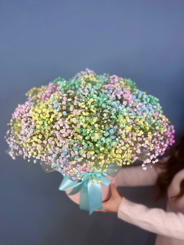 Композиция из 13 радужных веток гипсофилы, артикул F1339507 - 16543 рублей, доставка по городу. Flawery - доставка цветов