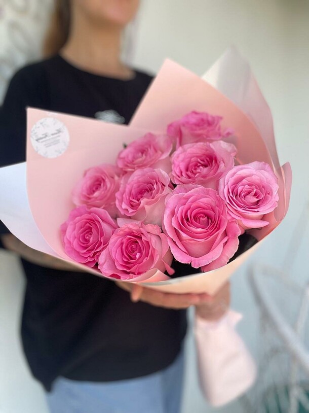 Букет из 9 крупных розовых роз, артикул F1450421 - 4990 рублей, доставка по городу. Flawery - доставка цветов