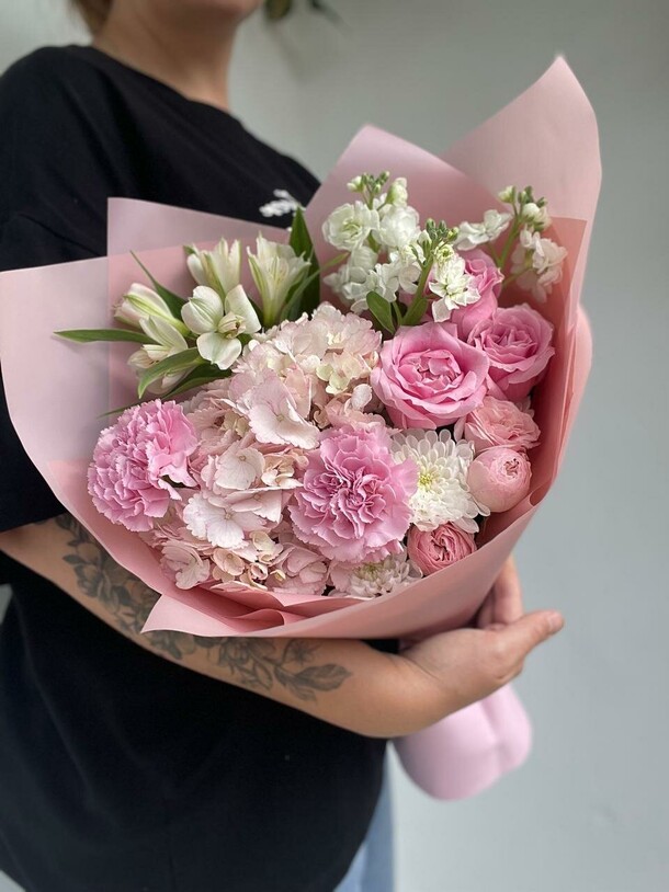 Букет виола, артикул F1450607 - 5300 рублей, доставка по городу. Flawery - доставка цветов