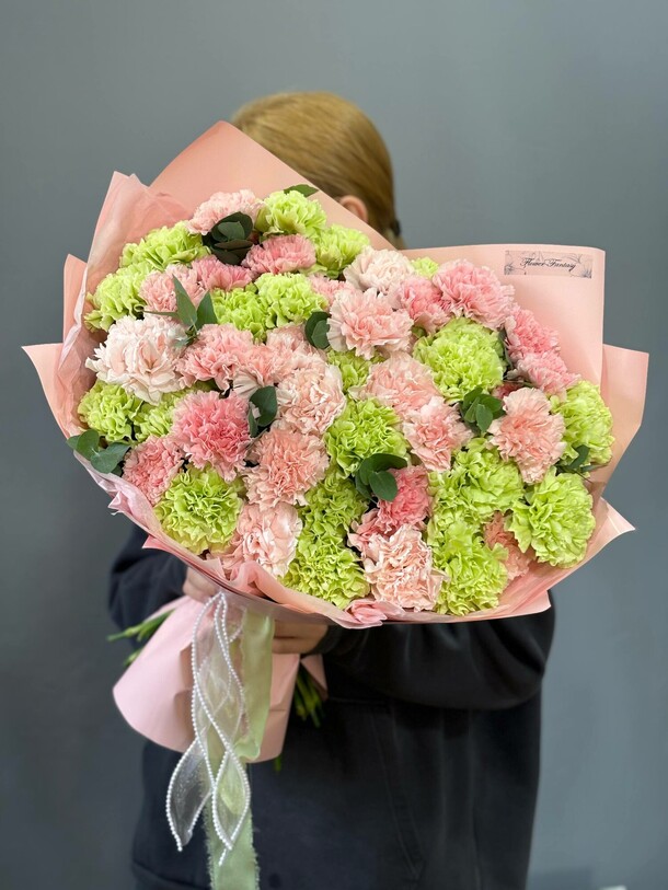 Букет из 51 диантуса микс, артикул F1491112 - 12990 рублей, доставка по городу. Flawery - доставка цветов