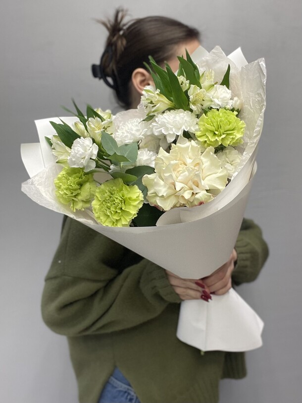 Сборный букет с вывернутой розой, артикул F1506596 - 3350 рублей, доставка по городу. Flawery - доставка цветов