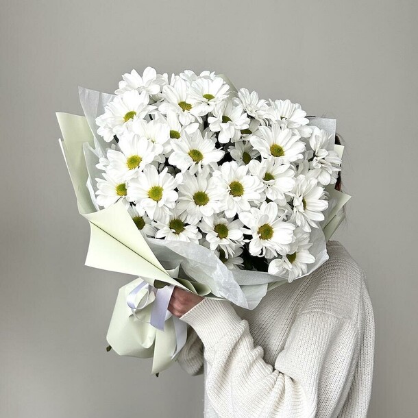 Букет хризантема ромашки (d166), артикул F1490224 - 2500 рублей, доставка по городу. Flawery - доставка цветов