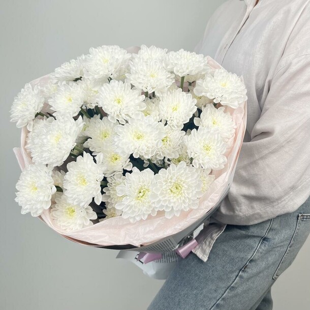 Букет из белых хризантем (d705), артикул F1490262 - 2475 рублей, доставка по городу. Flawery - доставка цветов