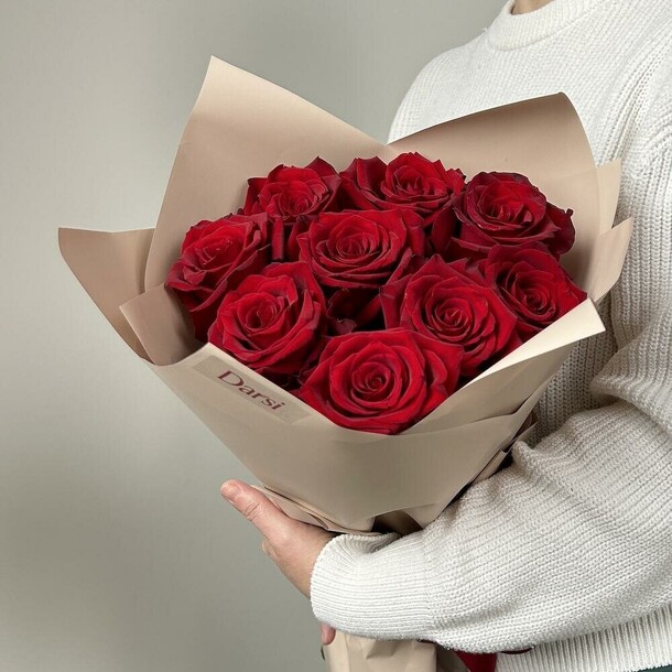 Букет из красных роз (d010), артикул F1502729 - 2975 рублей, доставка по городу. Flawery - доставка цветов