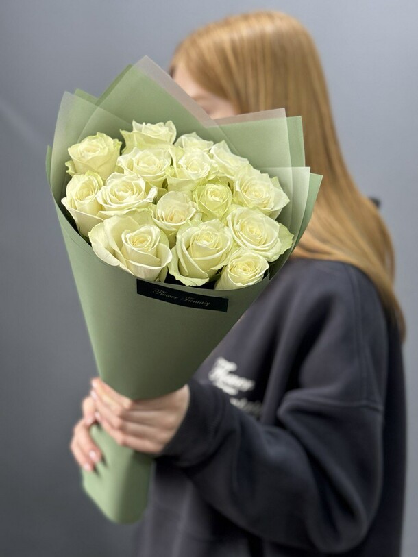 Букет 15 белых роз, артикул F1493075 - 3650 рублей, доставка по городу. Flawery - доставка цветов