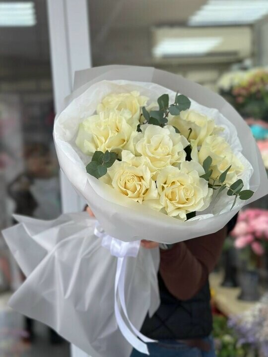 Монобукет с розой мондиаль, артикул F1492487 - 4400 рублей, доставка по городу. Flawery - доставка цветов