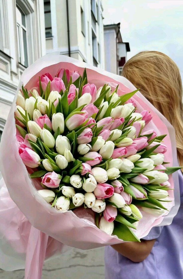 101 пионовидный тюльпан, артикул F1522121 - 32800 рублей, доставка по городу. Flawery - доставка цветов