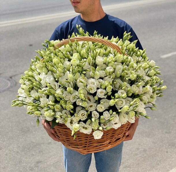 101 эустома белая, артикул F1076425 - 52705 рублей, доставка по городу. Flawery - доставка цветов