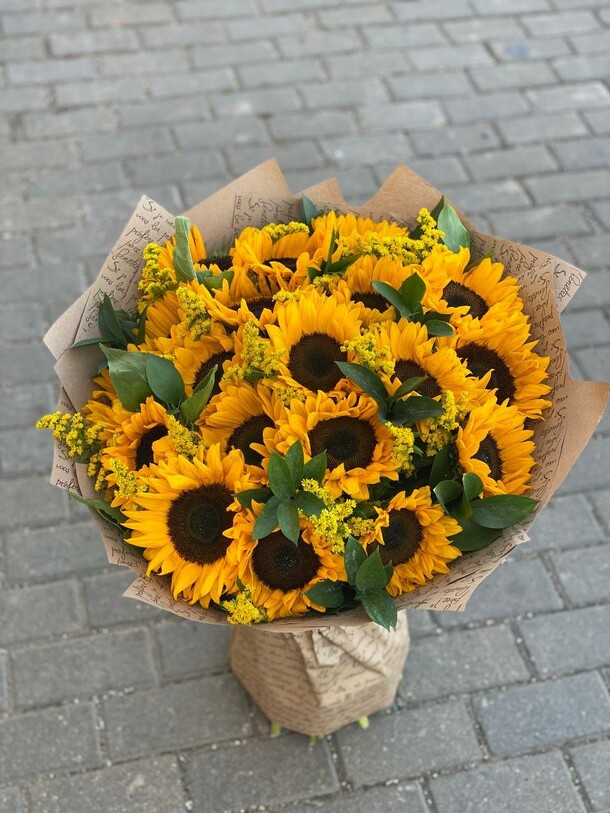 Подсолнухи, артикул F1079279 - 21659 рублей, доставка по городу. Flawery - доставка цветов
