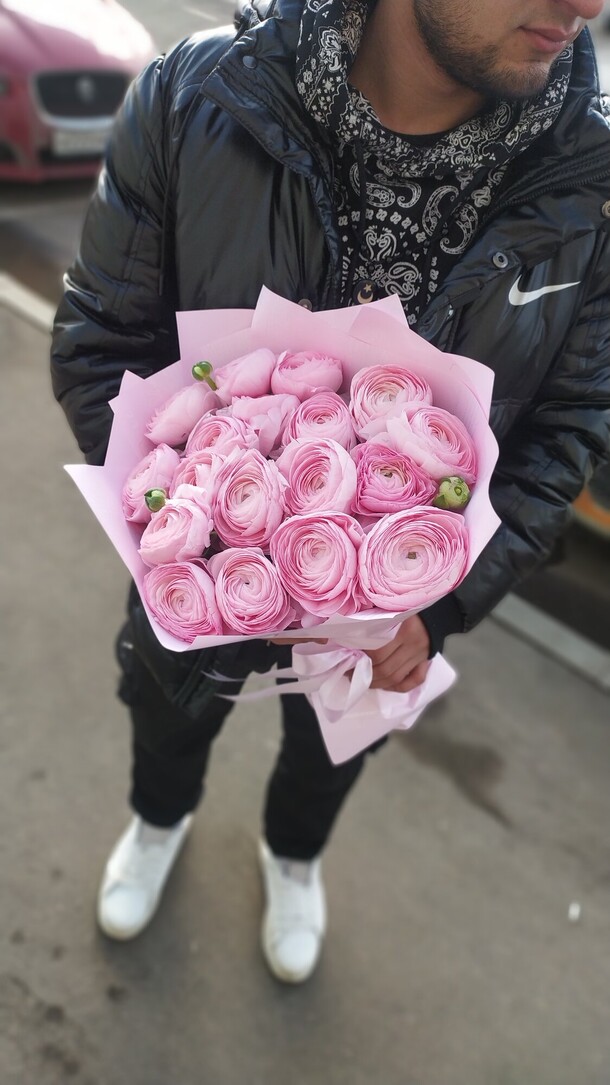 Розовый ранункулюс, артикул F108369 - 33821 рублей, доставка по городу. Flawery - доставка цветов