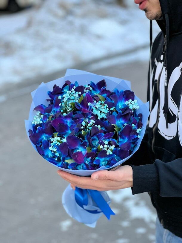 Дендробиум с гипсофилой, артикул F1105006 - 6900 рублей, доставка по городу. Flawery - доставка цветов