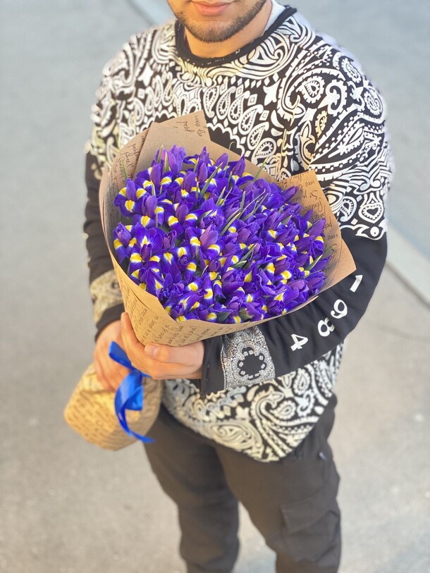 Ирис кис кис, артикул F1109086 - 8900 рублей, доставка по городу. Flawery - доставка цветов