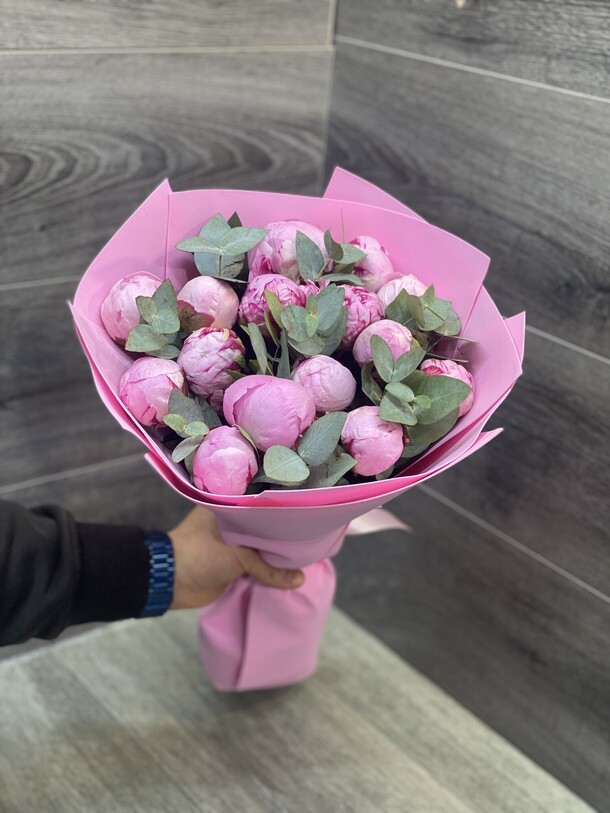 15 пион сара бернар, артикул F1116240 - 23477 рублей, доставка по городу. Flawery - доставка цветов