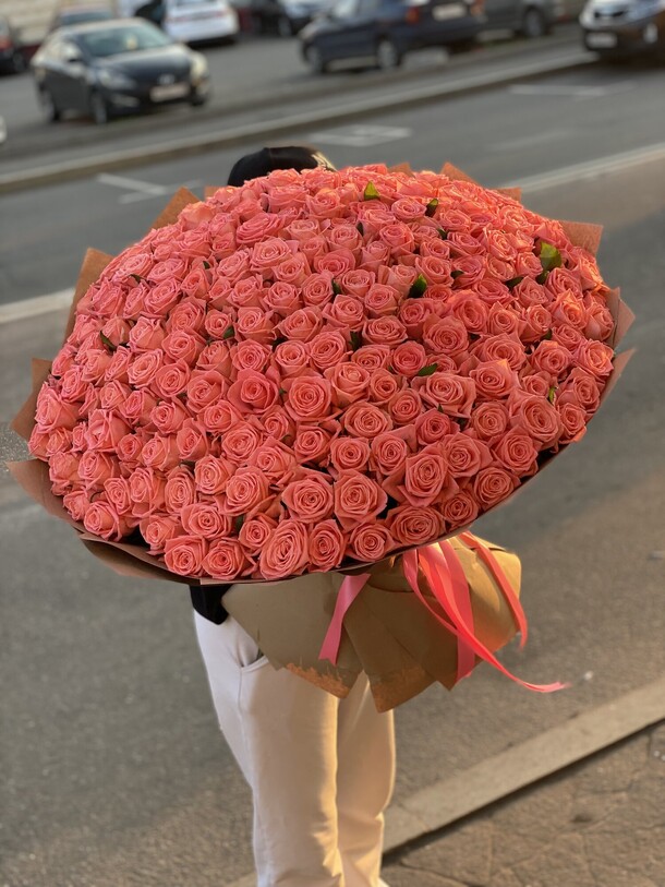 201 высокая роза, артикул F1128611 - 80524 рублей, доставка по городу. Flawery - доставка цветов