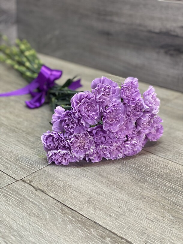 Сиреневые гвоздики, артикул F1132594 - 8250 рублей, доставка по городу. Flawery - доставка цветов