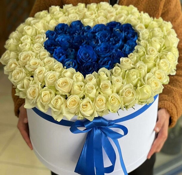 Сердце из  роз, артикул F1162615 - 72180 рублей, доставка по городу. Flawery - доставка цветов