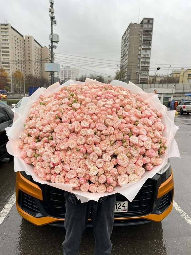 Роза бомбастик 101, артикул F1162723 - 86805 рублей, доставка по городу. Flawery - доставка цветов