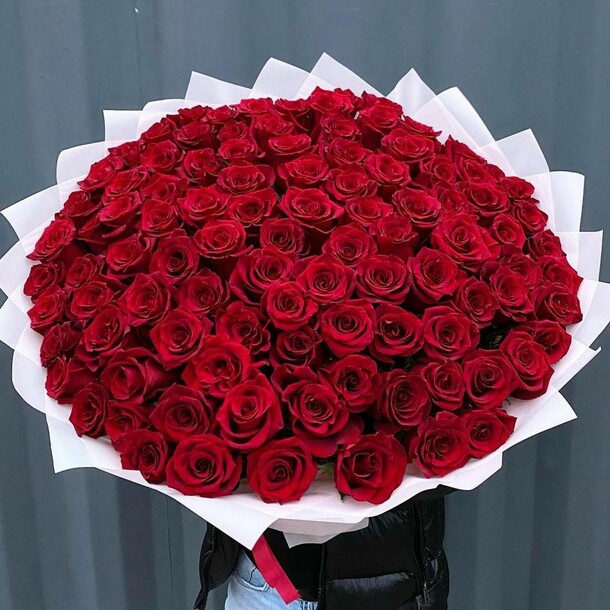 Букет из 101 розы, артикул F1162724 - 35430 рублей, доставка по городу. Flawery - доставка цветов