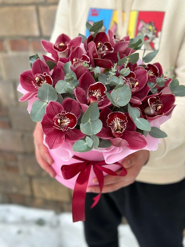 Орхидея в коробке, артикул F1174242 - 9559 рублей, доставка по городу. Flawery - доставка цветов