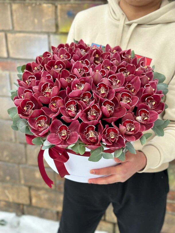 Орхидея в коробке, артикул F1174243 - 26136 рублей, доставка по городу. Flawery - доставка цветов