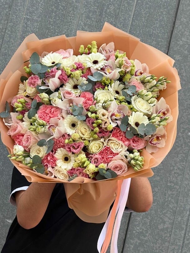 Огромный авторский букет, артикул F1210078 - 56511 рублей, доставка по городу. Flawery - доставка цветов