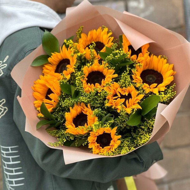 Солнечный букет подсолнухов, артикул F1216364 - 11978 рублей, доставка по городу. Flawery - доставка цветов