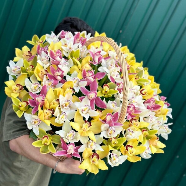 101 орхидея в корзине, артикул F1216609 - 63776 рублей, доставка по городу. Flawery - доставка цветов