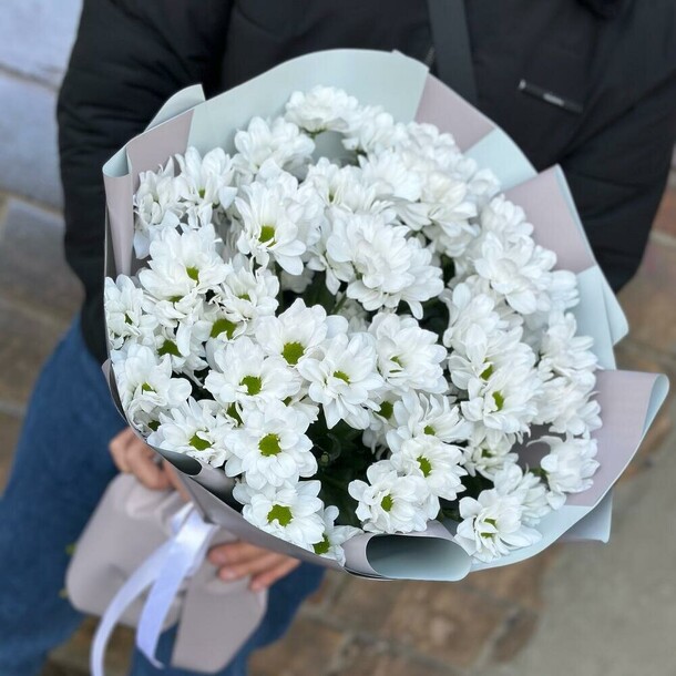 Белая кустовая хризантема, артикул F1219056 - 4235 рублей, доставка по городу. Flawery - доставка цветов