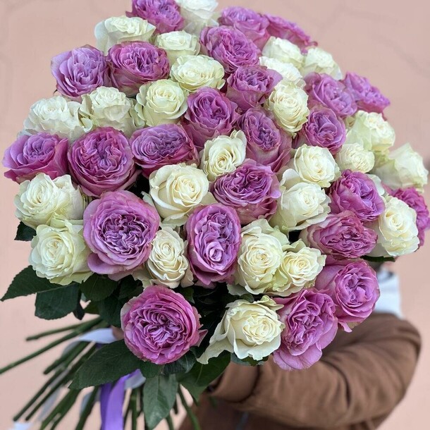 51 роза эквадор, артикул F1219058 - 38973 рублей, доставка по городу. Flawery - доставка цветов