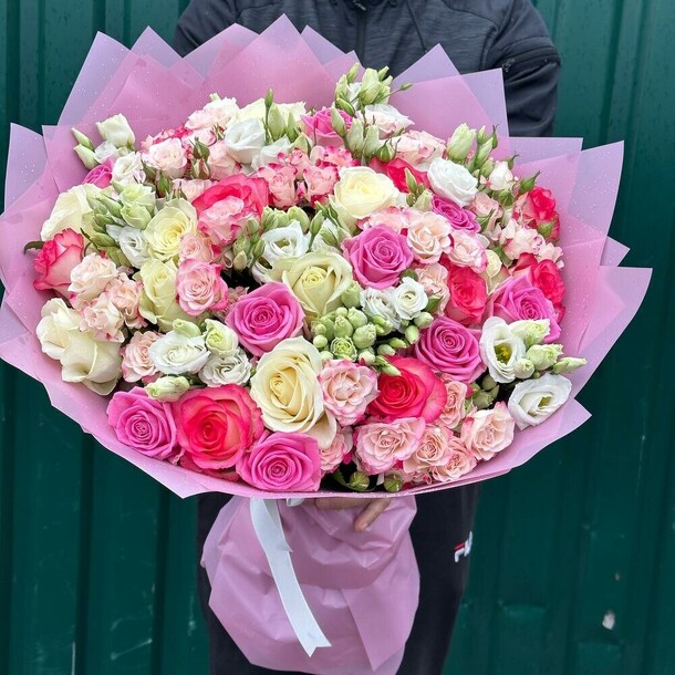 Роскошный букет 😍, артикул F1233165 - 31180 рублей, доставка по городу. Flawery - доставка цветов