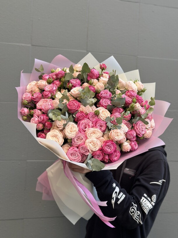 Кустовая пионовидная роза, артикул F1350000 - 28345 рублей, доставка по городу. Flawery - доставка цветов