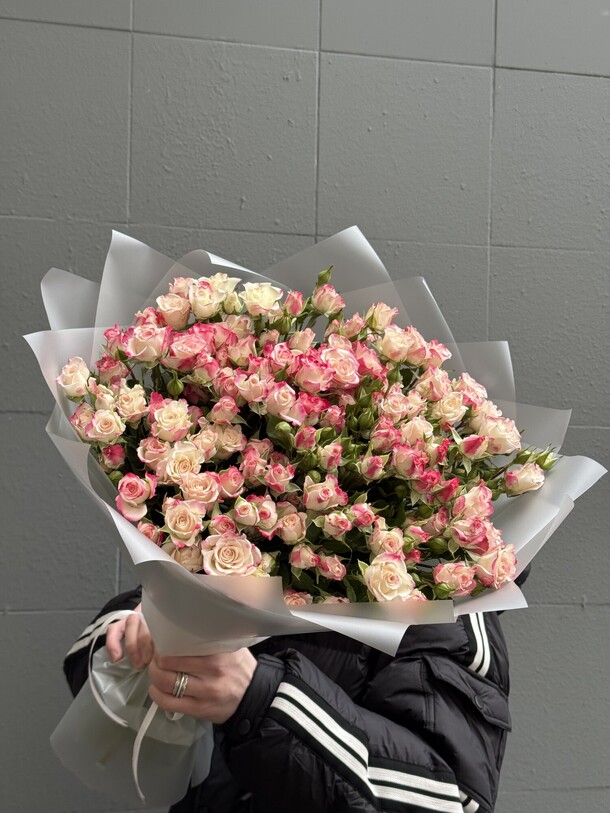 Нежная кустовая рефлекс, артикул F1380604 - 16577 рублей, доставка по городу. Flawery - доставка цветов